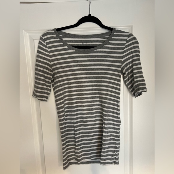 Maternity Shirt - Picture 1 of 2